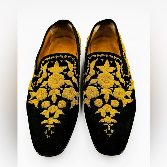 CHRISTIAN LOUBOUTIN Royal Embroidered
Shoes. Good condition. Size 41 - Picture 3 of 5